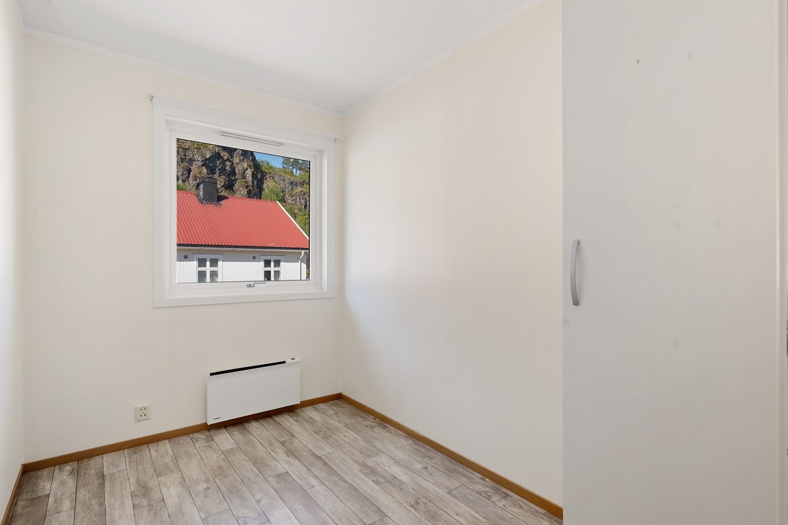 Dette er fra den innredede boden som ligger til venstre med en gang du kommer inn inngangsdøren. Galleribilde