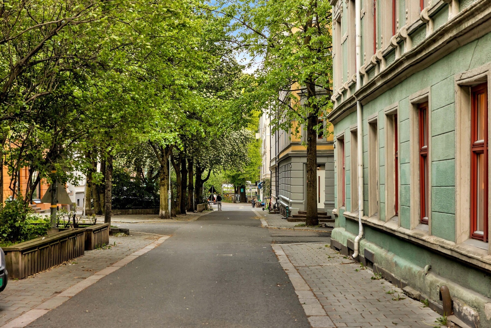 Conradis gate 5A ligger i en rolig og tilbaketrukket gate på Grünerløkka/Sofienberg, rett ved Sofienbergparken. Galleribilde