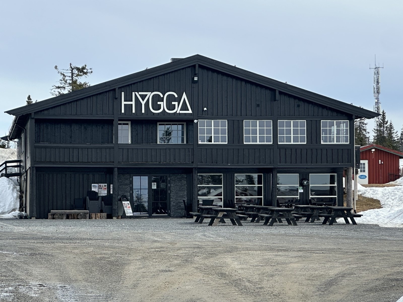 I nærområdet finnes det serveringssteder som er et populært turmål for hyttefolket. Opplev f.eks. musikkfest i vakreste Ringsakerfjellet som arrangeres på Hygga! Galleribilde