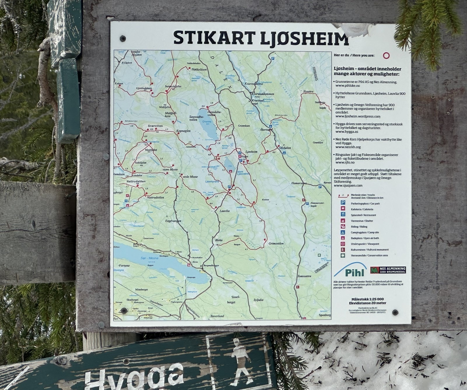 Området byr på et omfattende nettverk av merkede stier for både fotturer og skiturer. Galleribilde