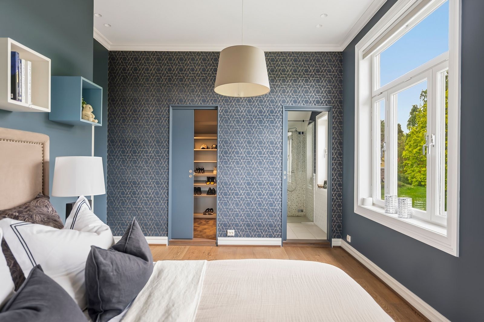 Den andre mastersuiten oppleves som en eksklusiv hotellsuite med eget bad og walk-in closet. Galleribilde