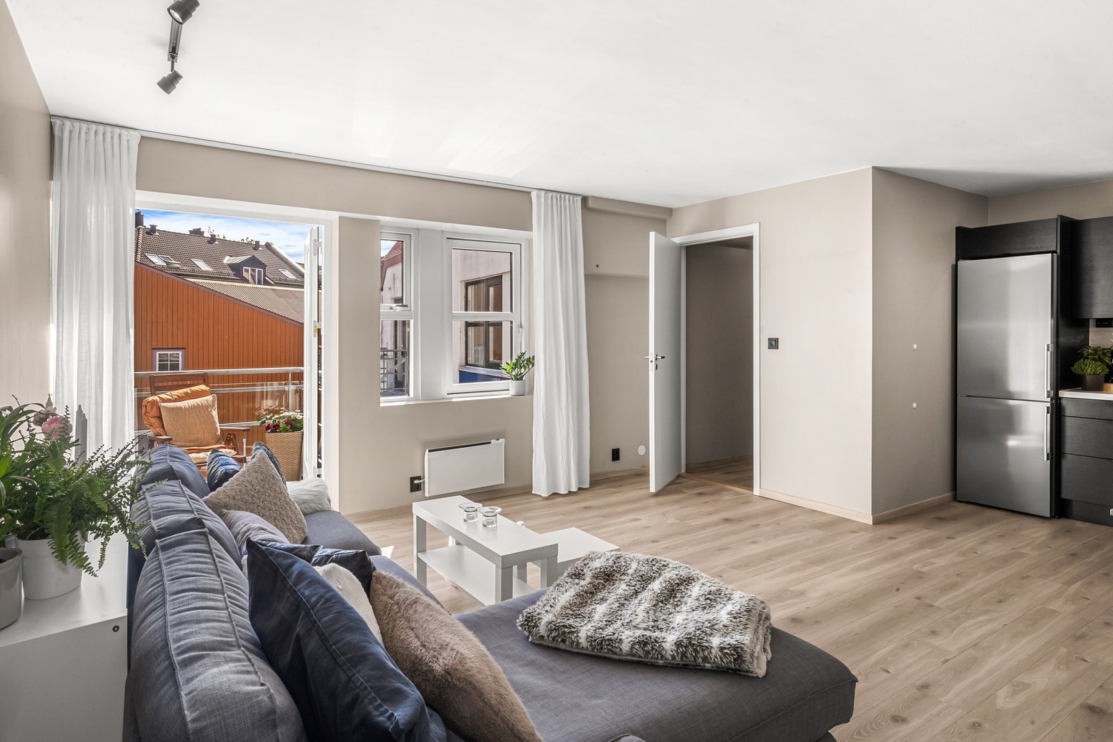 Her får du en moderne og innflytningsklar 3-roms andelsleilighet midt i Moss sentrum med både byliv og rolig bakgårdsbeliggenhet Galleribilde