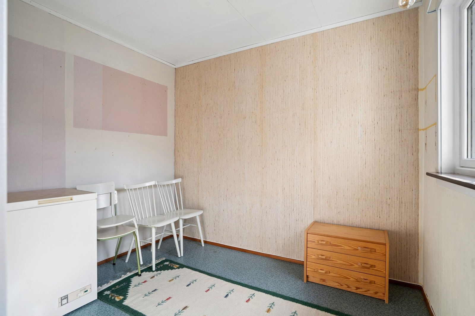 Soverom i første etasje som også kan benyttes som kontor eller gjesterom. Galleribilde