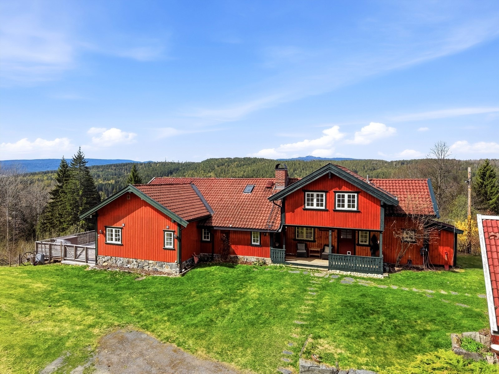 Eneboligen sett fra hagesiden. Galleribilde