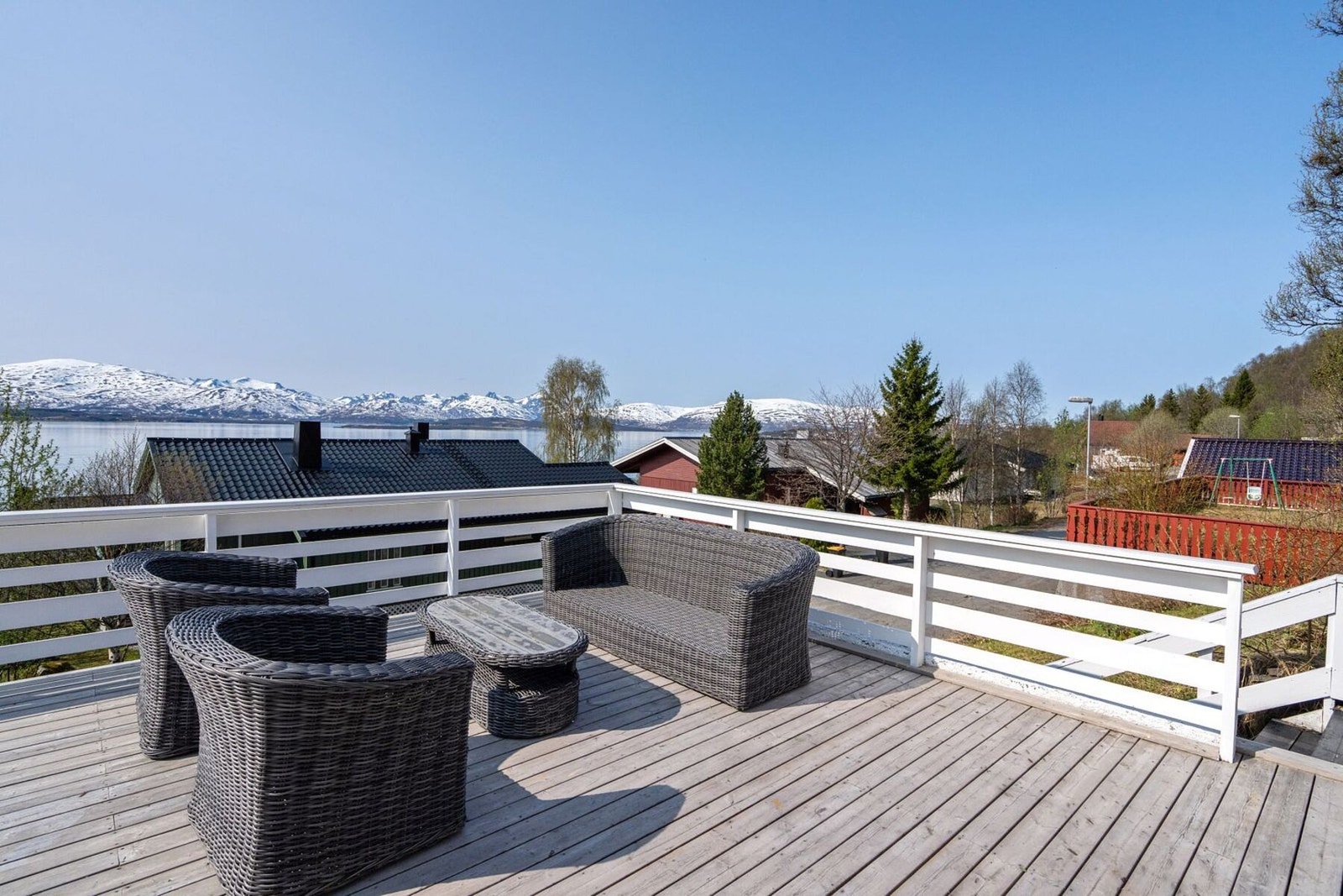 Terrasse over garasjen. Galleribilde