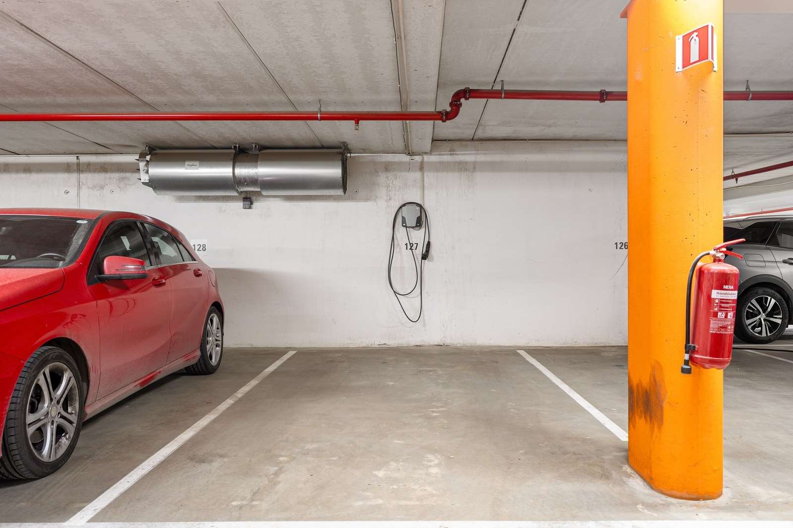 Opsjon på garasjeplass i lukket garasjeanlegg med el-lader (nr 127). Galleribilde
