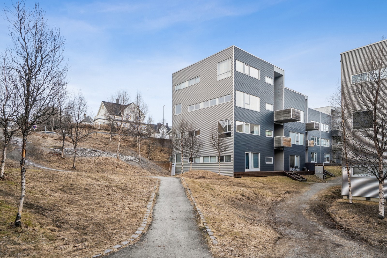 Sentralt område med gangavstand til sentrum.
