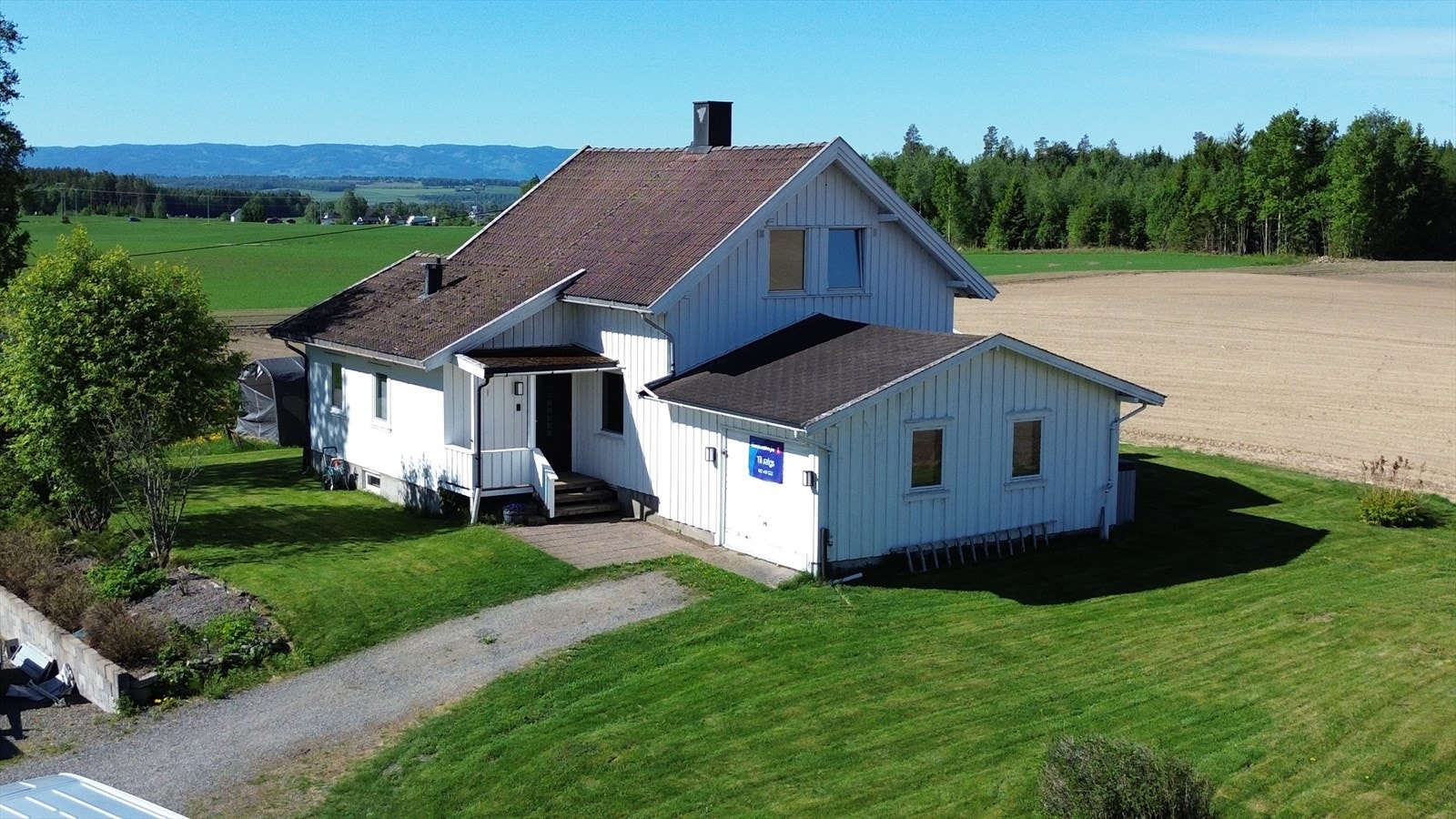 Enebolig fra 1924 med integrert garasje på 27 m². Galleribilde