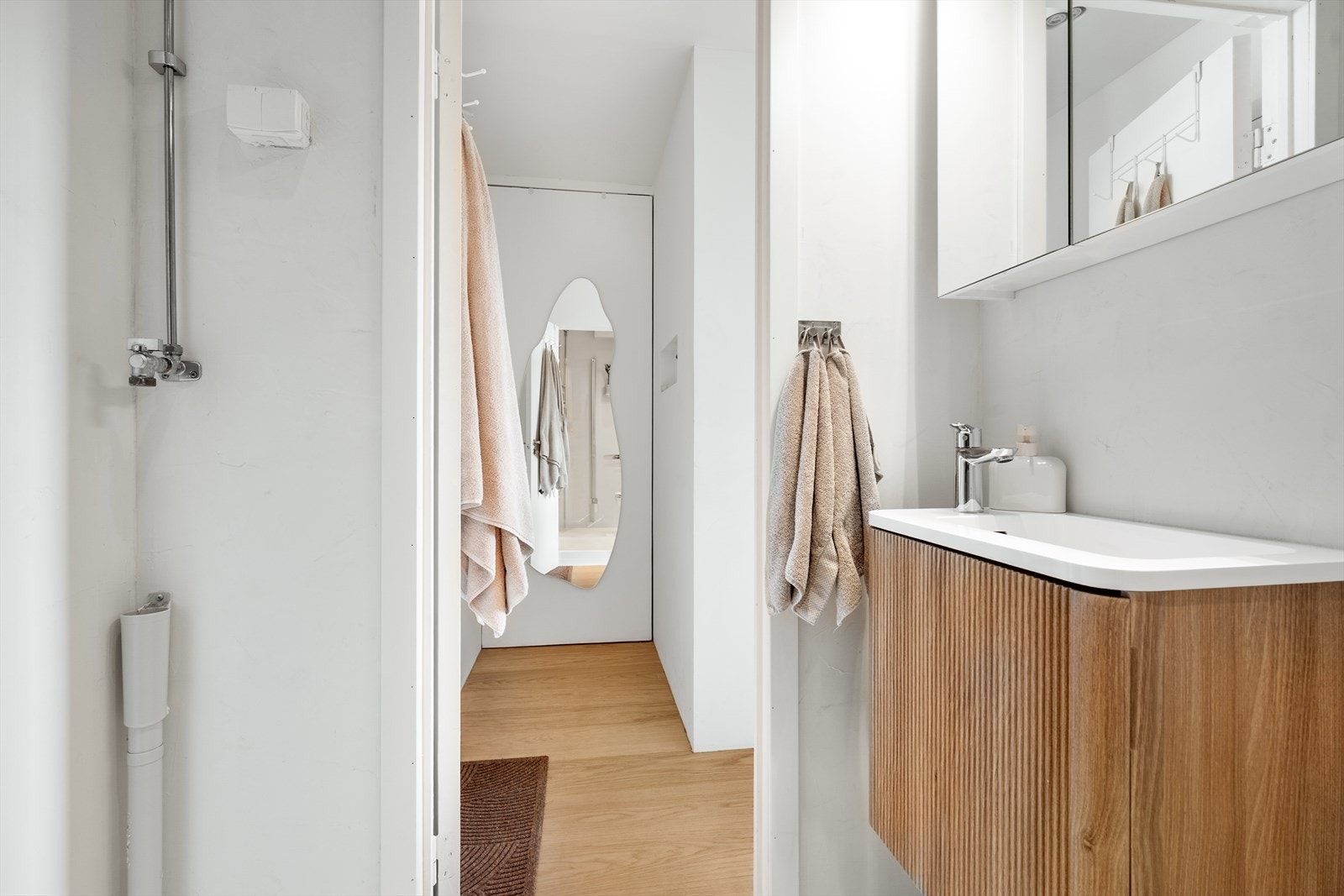 Det er opplegg for vaskemaskin. Det er i tillegg et felles vaskeri. Galleribilde