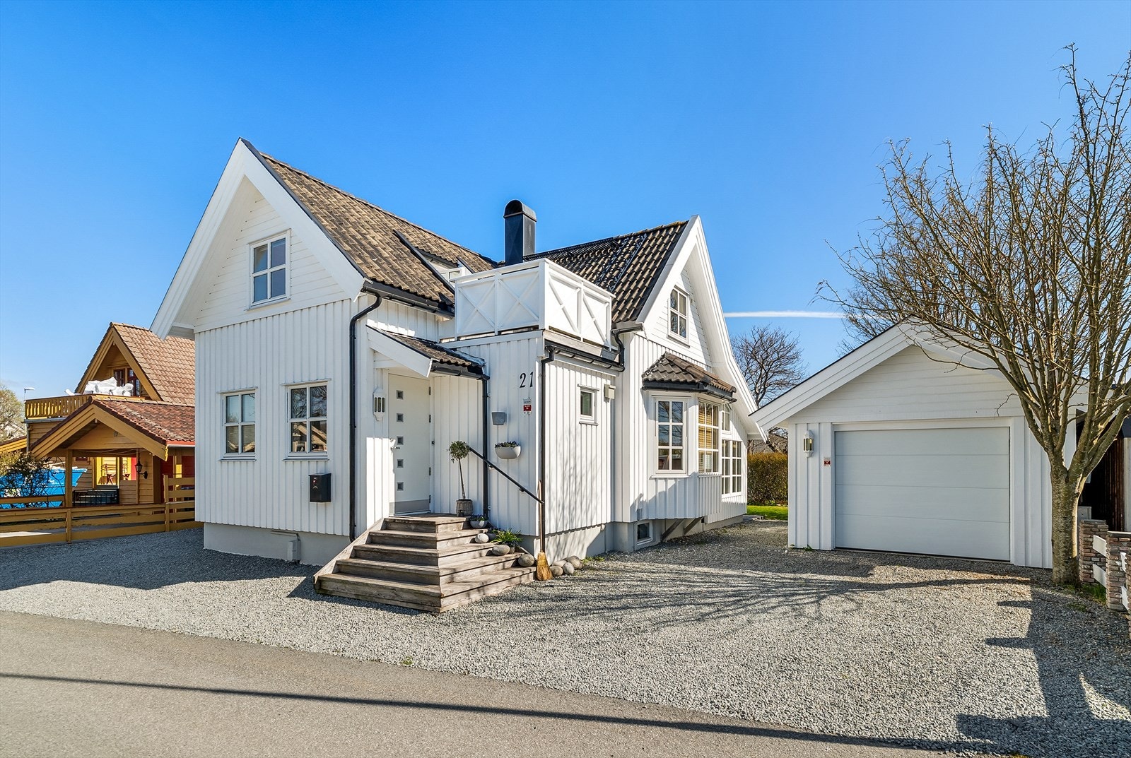 DNB Eiendom AS Vestbyen - Arkitekttegnet og innbydende enebolig med garasje |