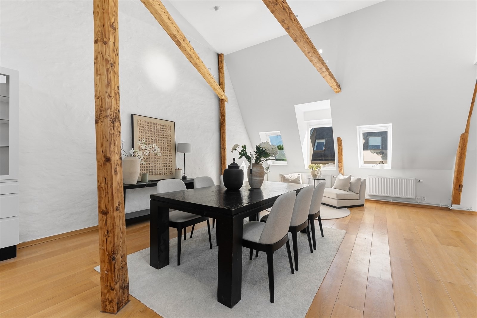 Flott 1-stavs parkett med varmefolie i stue/spisestue. Galleribilde