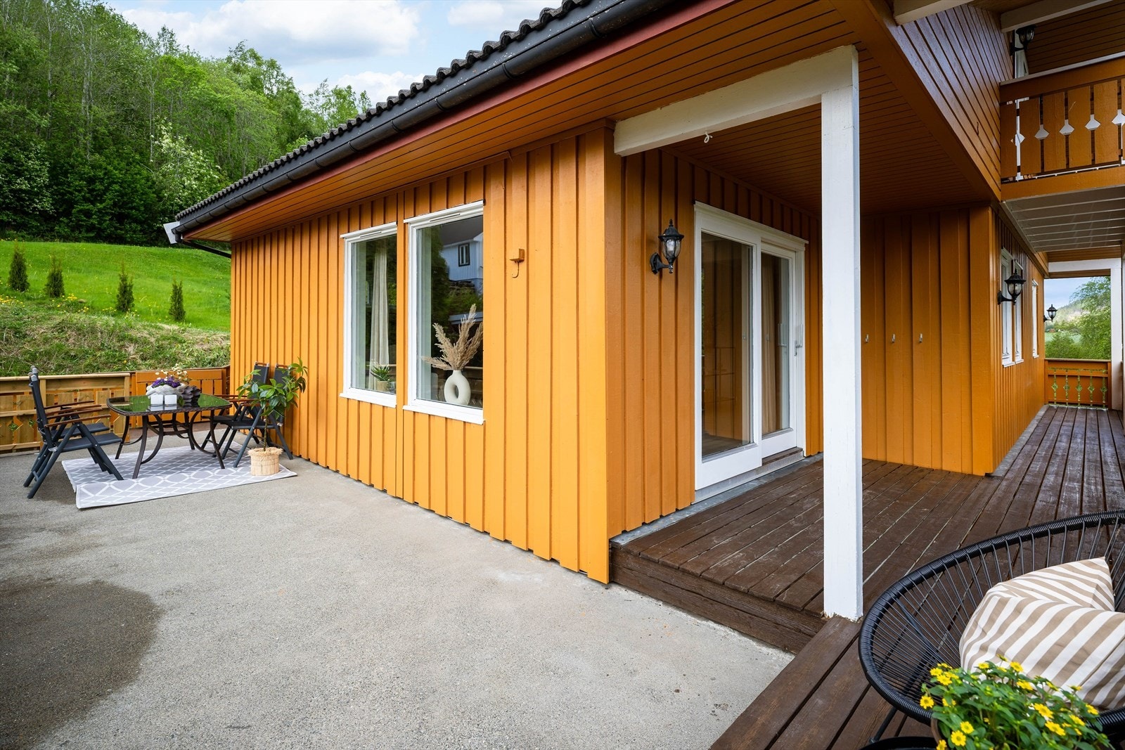 Her ligger alt til rette for å nyte lange sommerkvelder med familien. Galleribilde