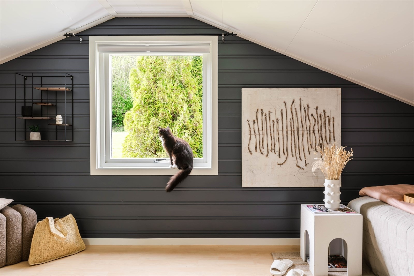 I 2. etasje er det et pent soverom på ca. 7 m². Galleribilde
