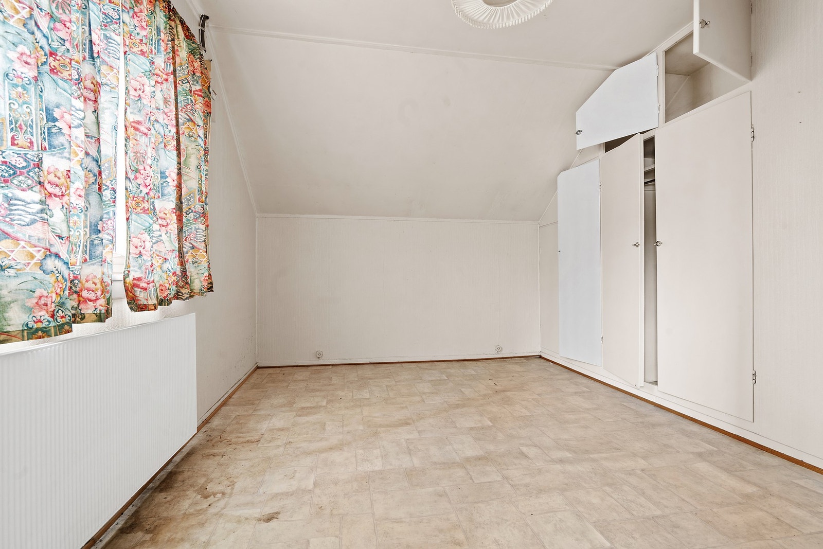 Godt med lagringsplass i garderobeskap. Galleribilde