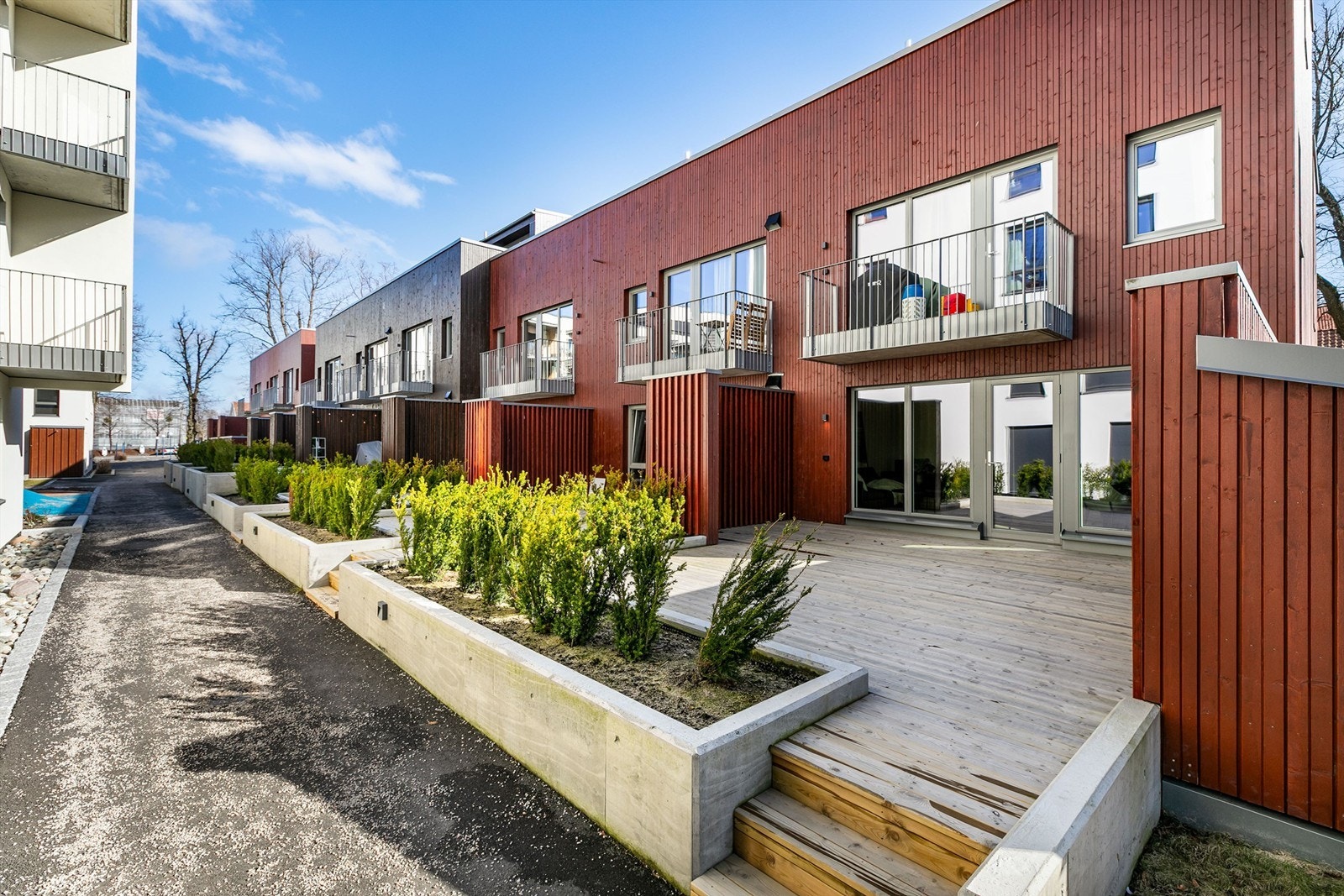 Egen terrasse på godt over 30 kvm. er en stor kvalitet få andre sentrumsleiligheter av tilsvarende størrelse kan vise til. Galleribilde