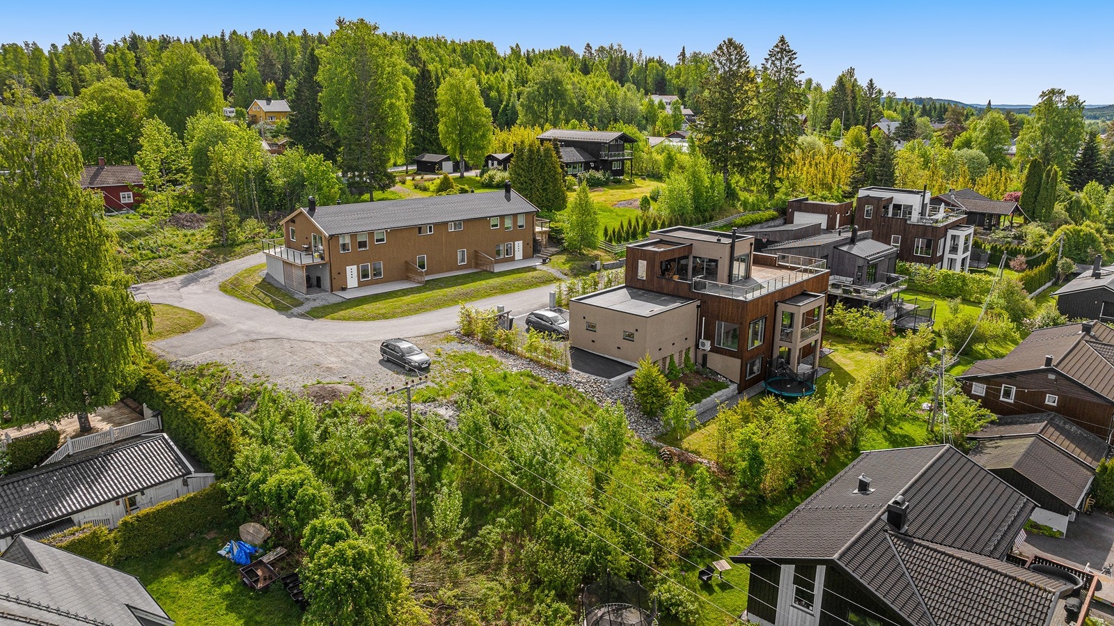 Nabolaget består av både moderne og eldre boliger Galleribilde