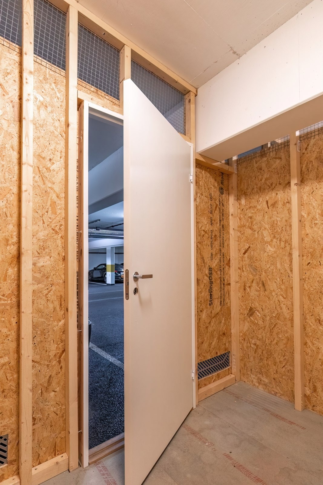Bod i bakkant av p-plassen Galleribilde
