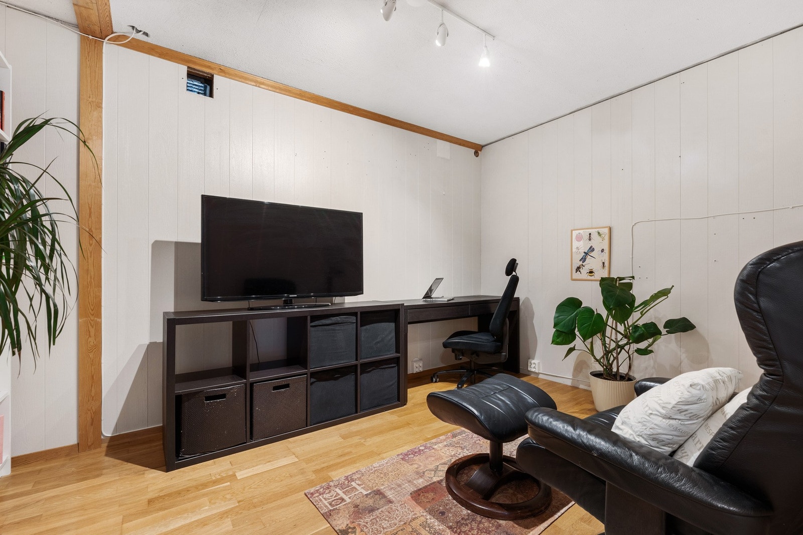 Boligen disponerer også en innvendig bod. Galleribilde