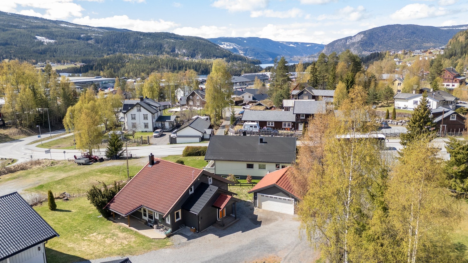 Månovegen 4 er en påkostet familiebolig med høy standard og dobbel garasje Galleribilde