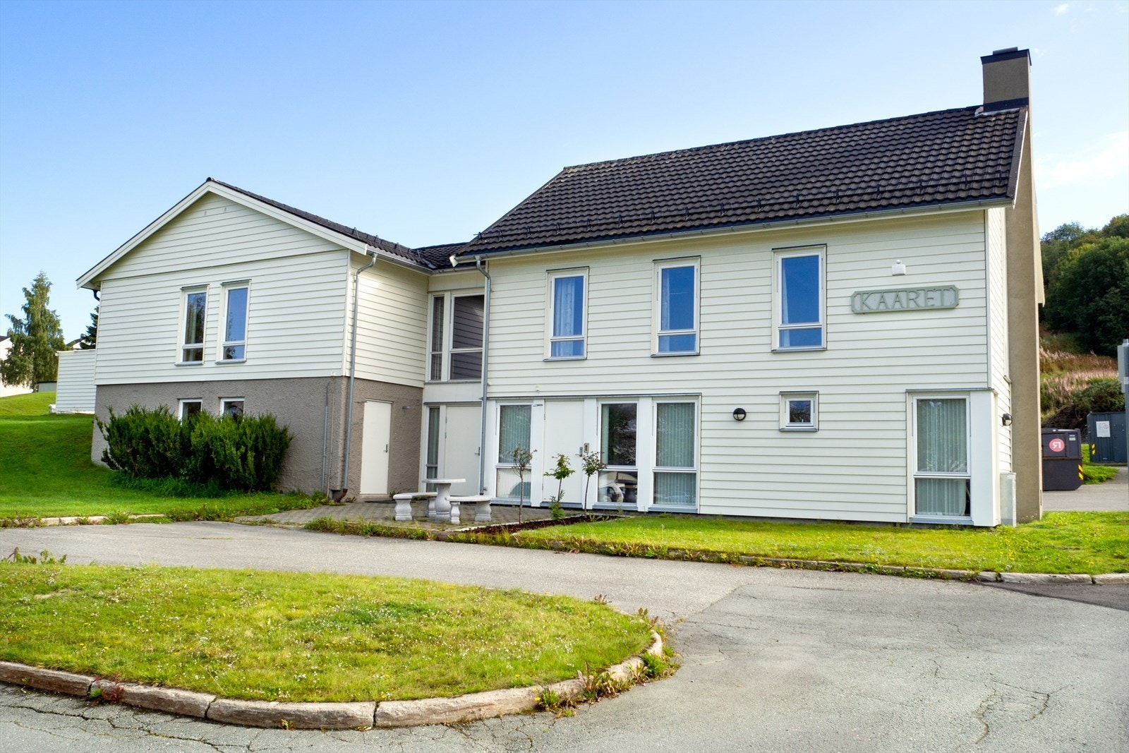 Kaaret , som fungerer som beboernes grendahus og kan leies til arrangementer. Galleribilde