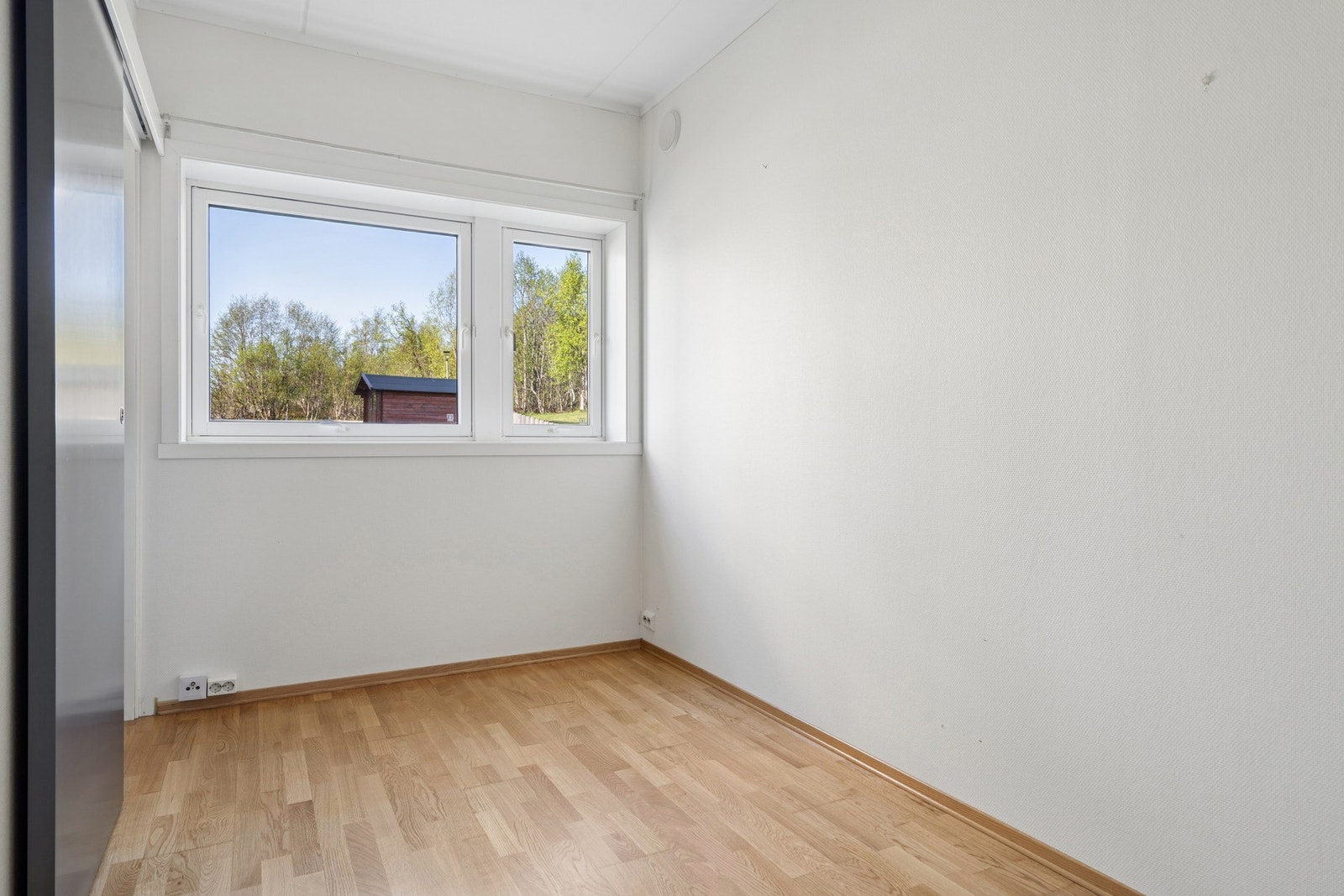 Det andre soverommet passer utmerket som barnerom, gjesterom eller kontor. Galleribilde