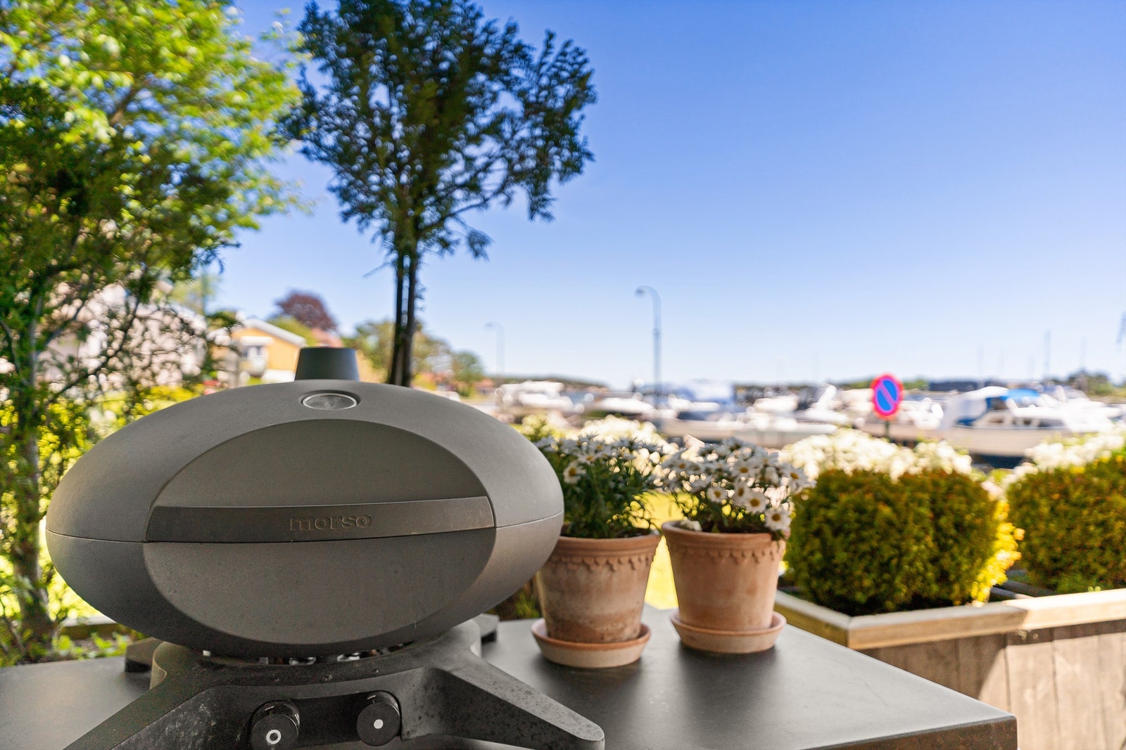 Her ligger alt til rette for å invitere venner og familie til grillfest Galleribilde