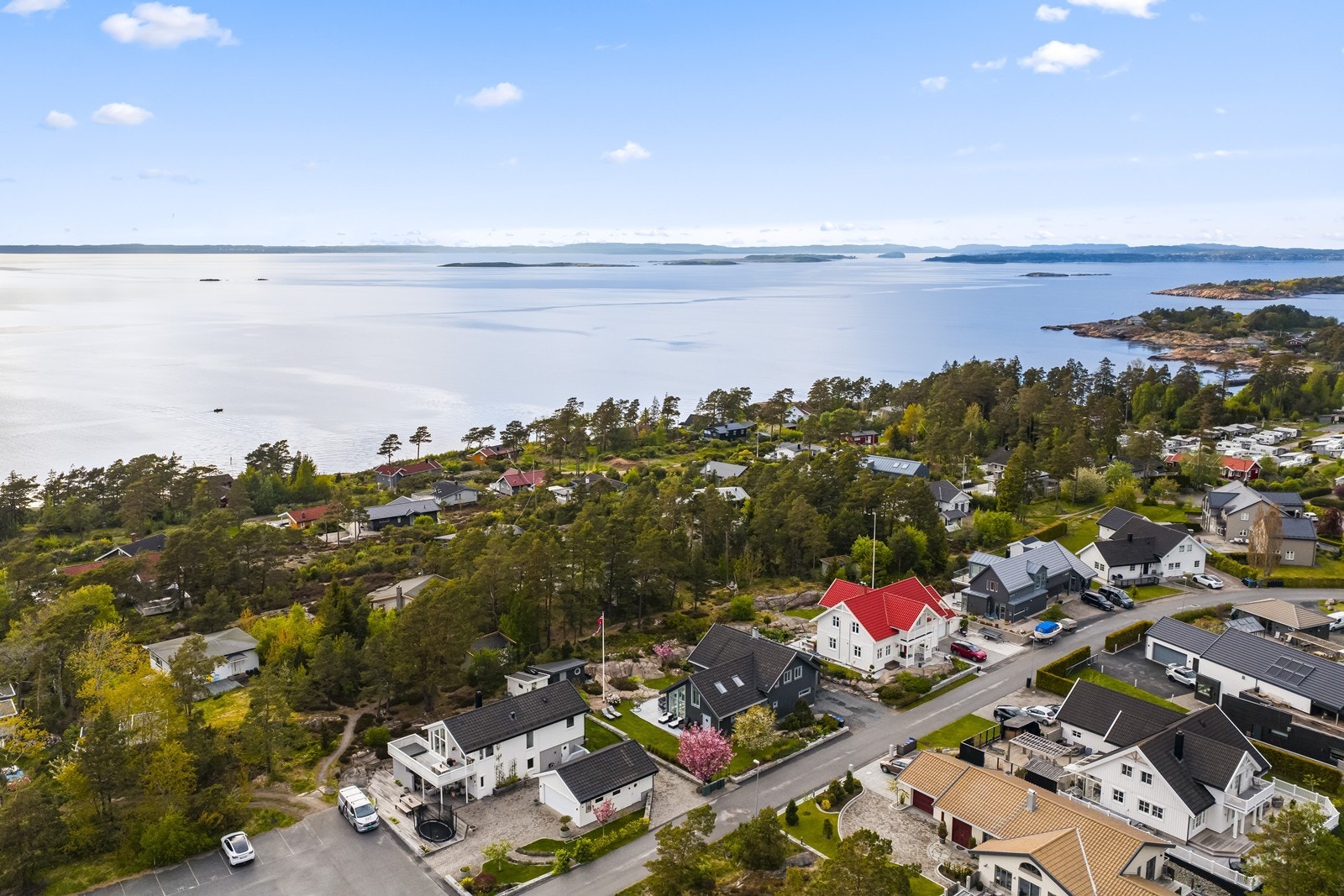 Nærområdet byr på flott kystlandskap. Galleribilde