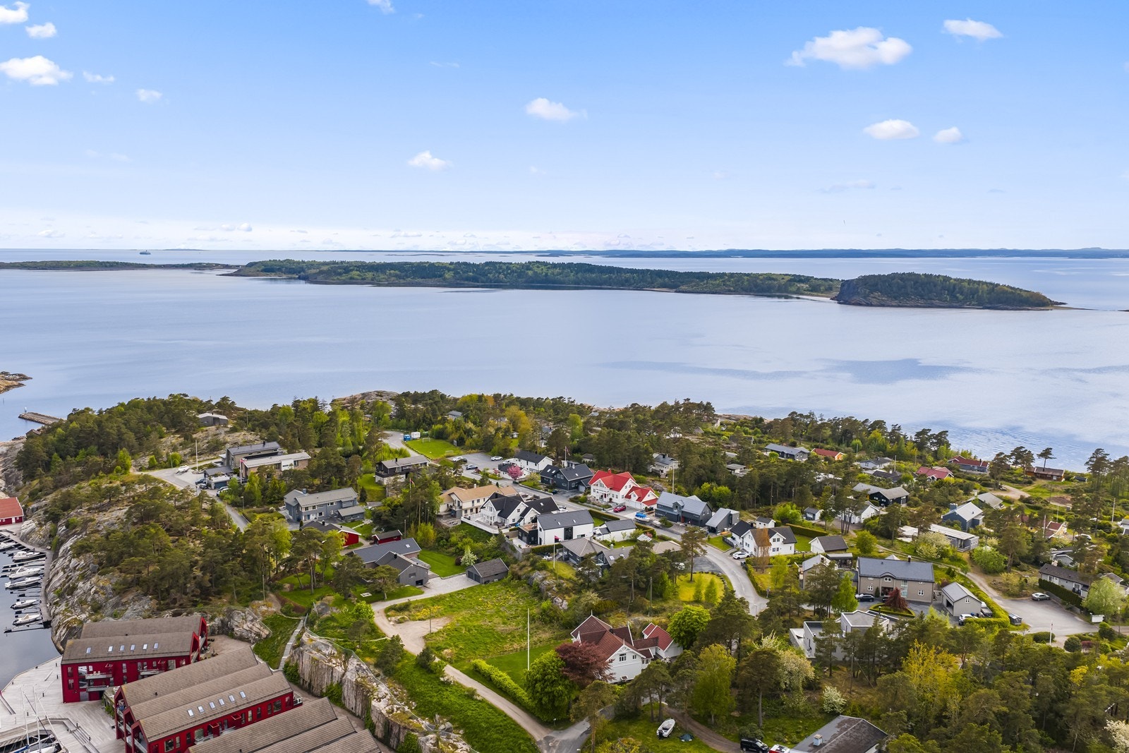 Nabolaget er beskrevet som rolig med lite trafikk og støy. Galleribilde