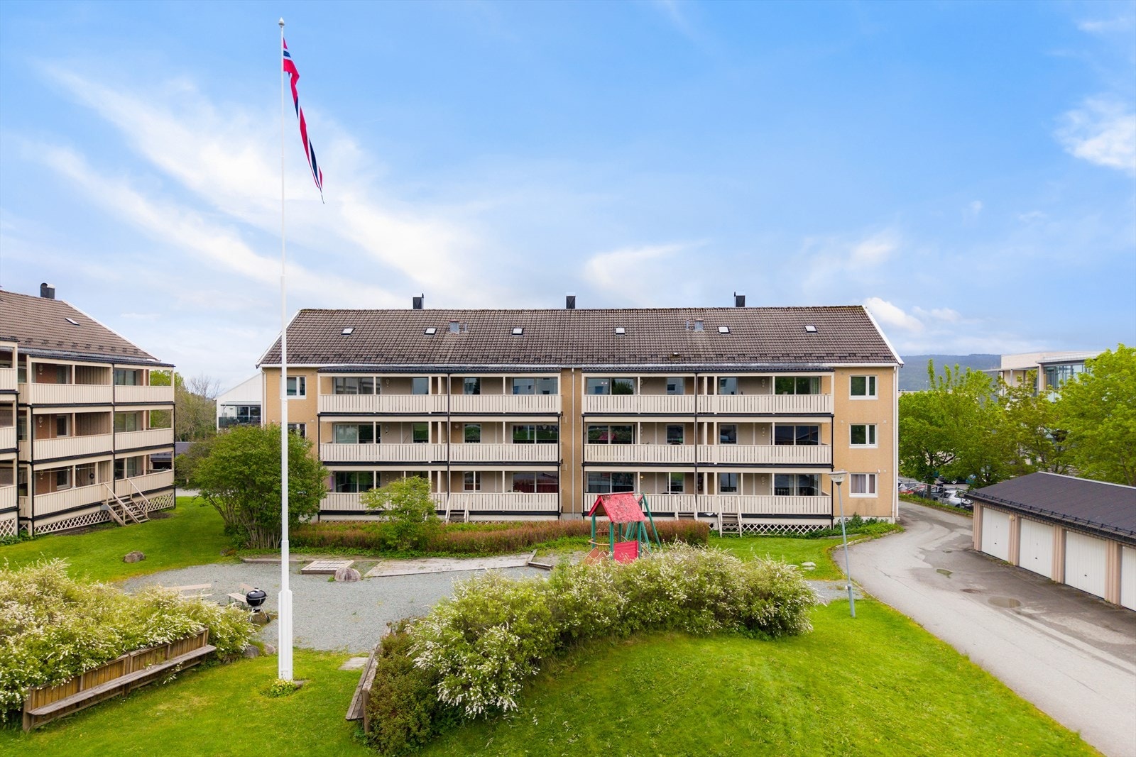 Borettslaget fremstår veldrevet med god økonomi og pent opparbeidede fellesområder. Galleribilde