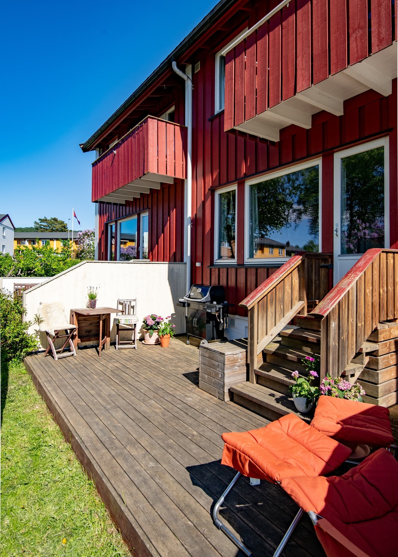 Fra stuen er det utgang til et flott uteområde. Galleribilde