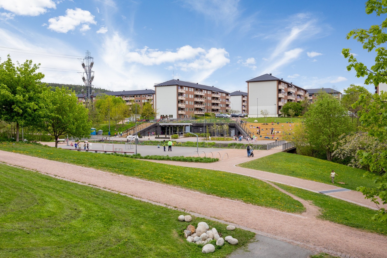 Her bor du sentralt til på Vollebekk med nærhet til grøntarealer, buss, T-bane og flere dagligvarebutikker. Galleribilde