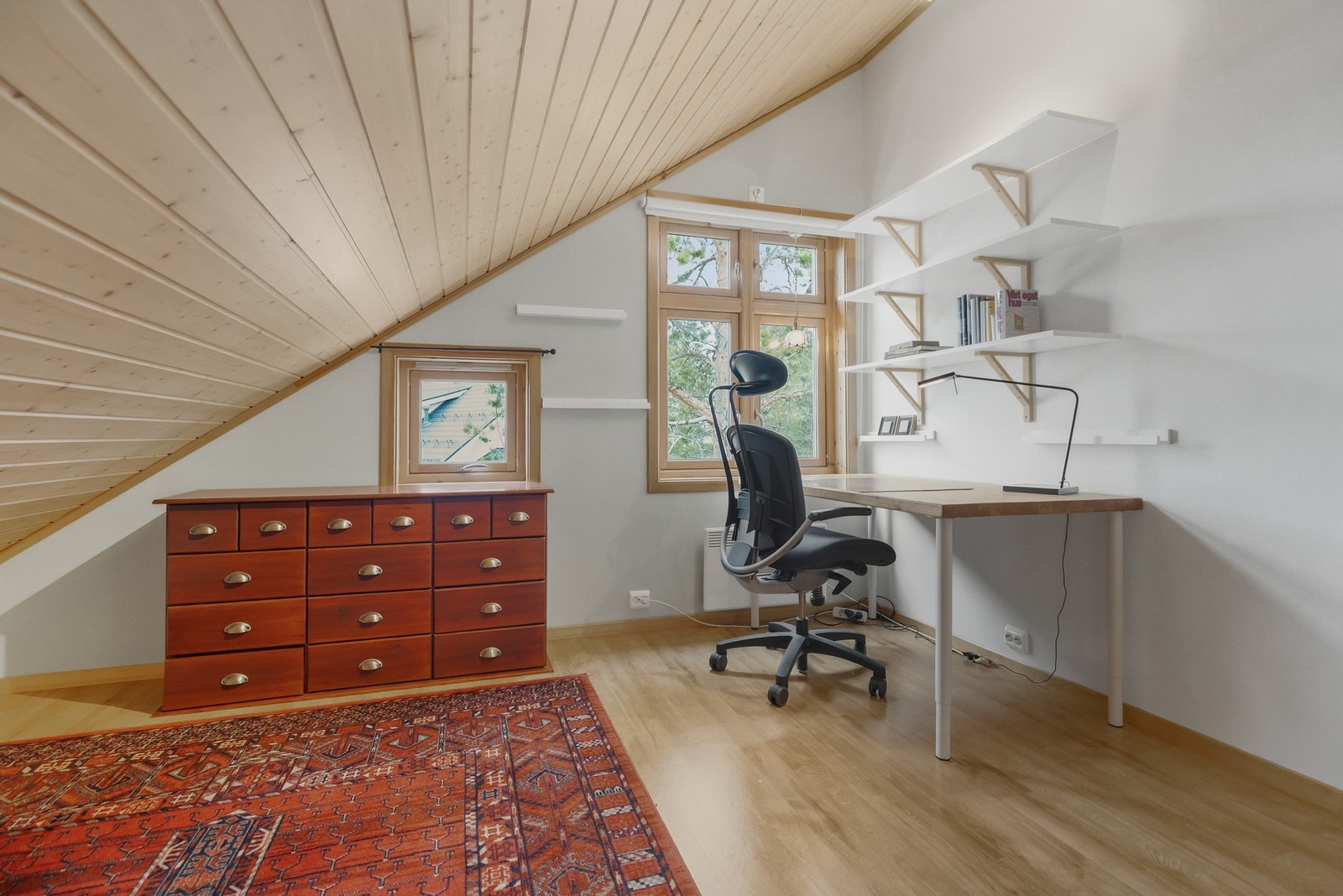 Det ene soverommet kan fungere ypperlig som hjemmekontor eller gjesterom. Galleribilde