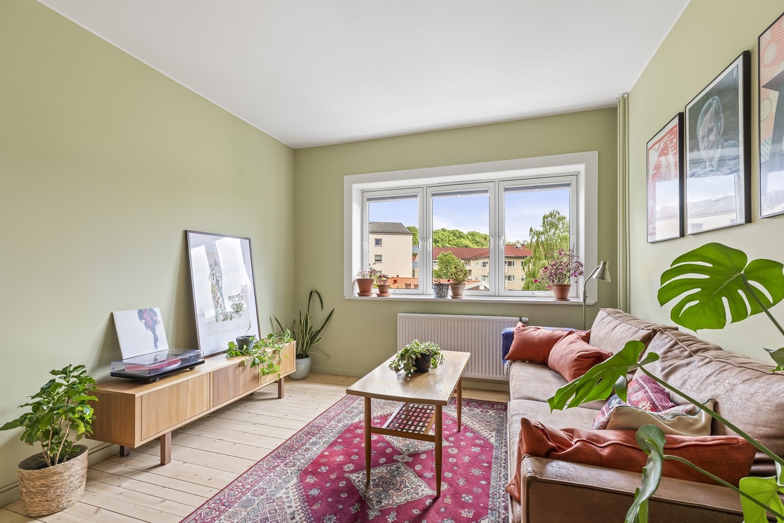 Velkommen til Sars' gate 56! Dette er en særpreget og innbydende leilighet med effektiv planløsning, hvor alle kvadratmeter er godt utnyttet. Galleribilde