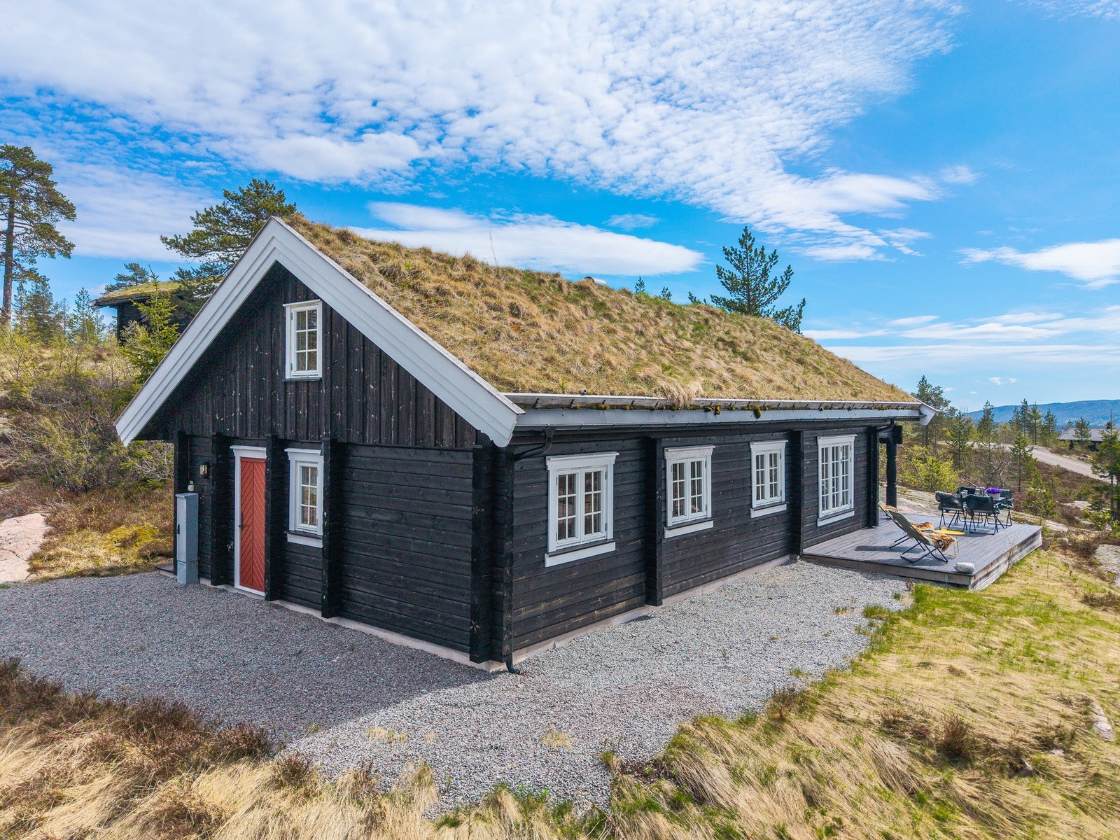 God plass rundt hytta Galleribilde