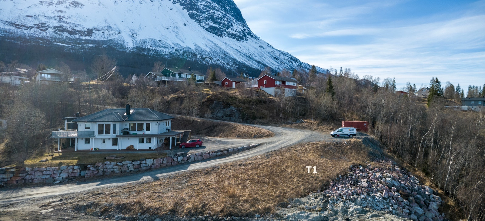 Kontakt grunneier Pål Arild Hansen direkte på tlf. 90933808
for spørsmål Galleribilde