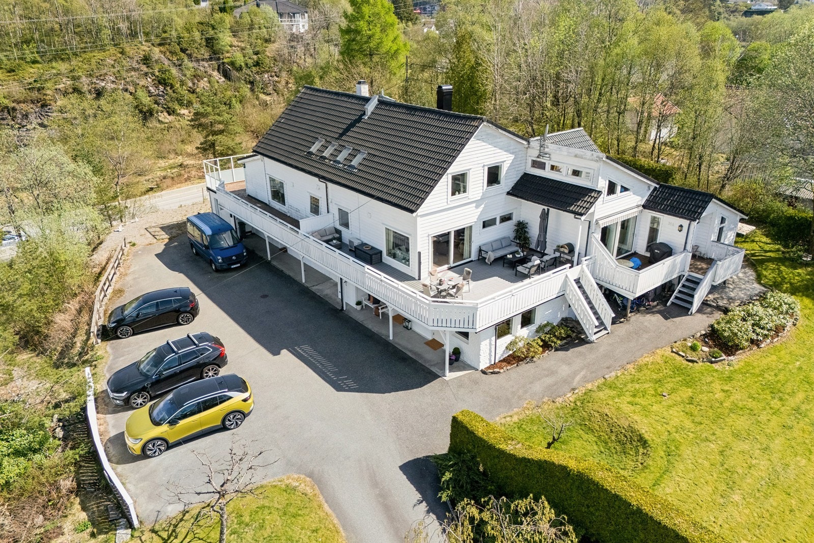 God plass til parkering Galleribilde