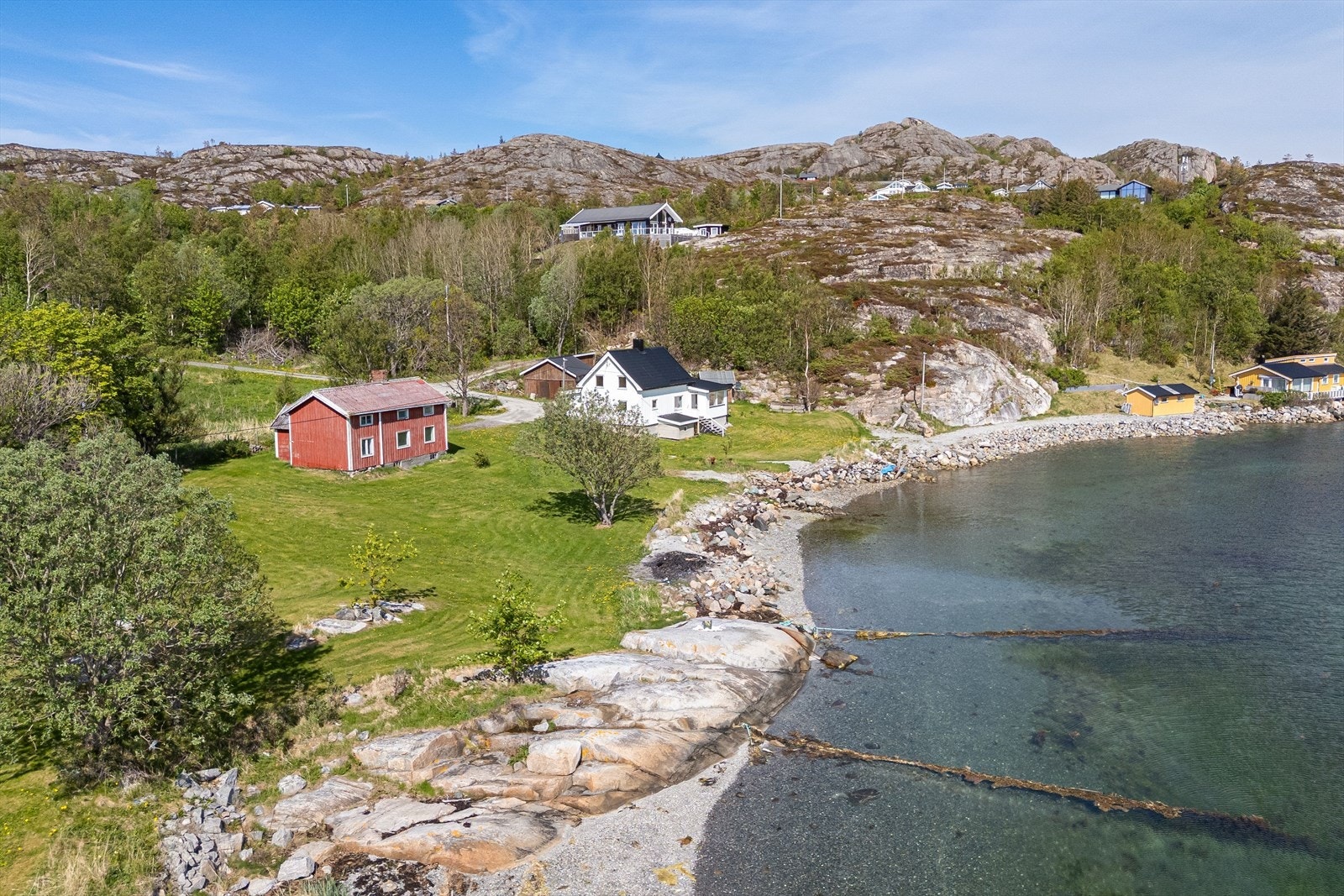 En stor og helt fantastisk eiendom ved sjøkanten. Galleribilde