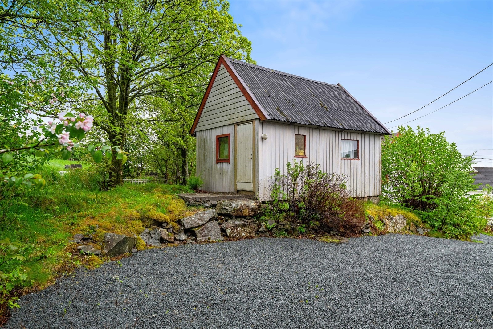 Eldre utebod hvor Biovac renseanlegg er plassert. Galleribilde
