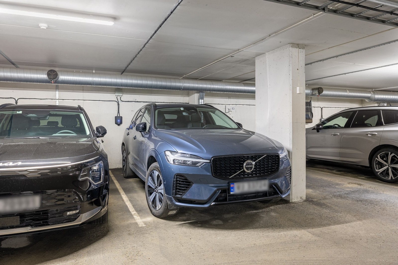 Plass i felles garasjeanlegg følger leiligheten. Galleribilde