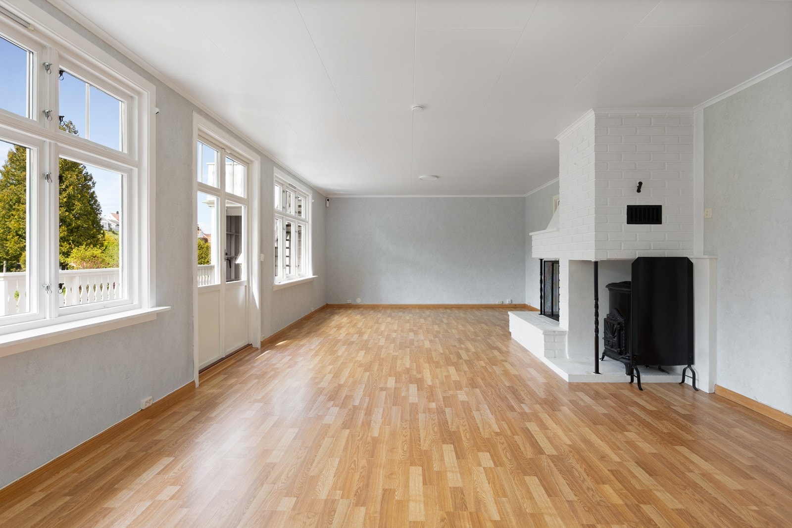 Lun fin peis i stuen Galleribilde