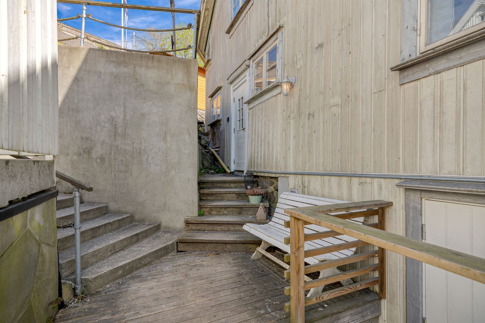 Trapper opp til leiligheten. Galleribilde