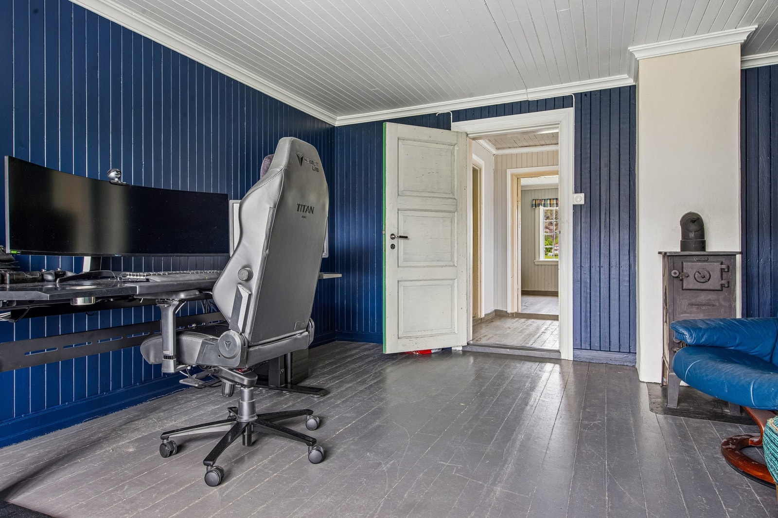 Det er lagt frem datakabel fra nr 25 og til det gamle våningshuset Galleribilde