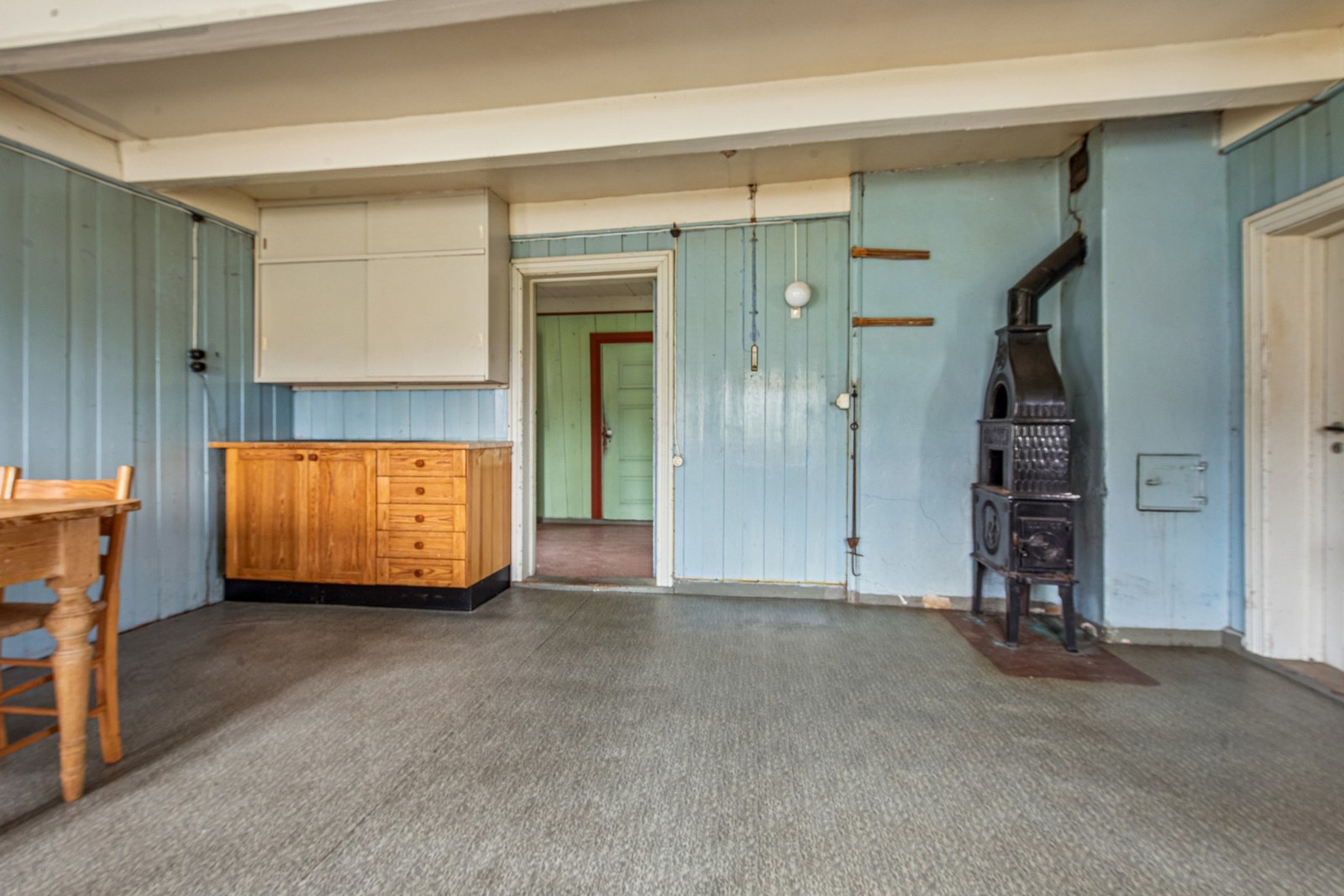 Huset har behov for renovering, men har også veldig bra potensiale Galleribilde