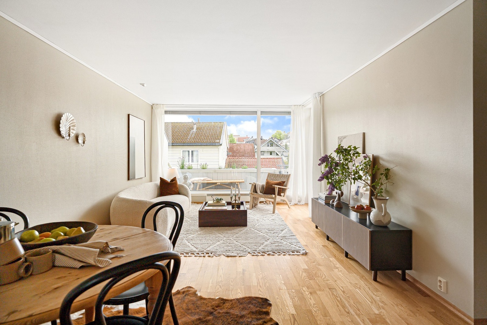 En romslig og flott 3-roms selveierleilighet med svært sentral beliggenhet på Heimdal. Galleribilde