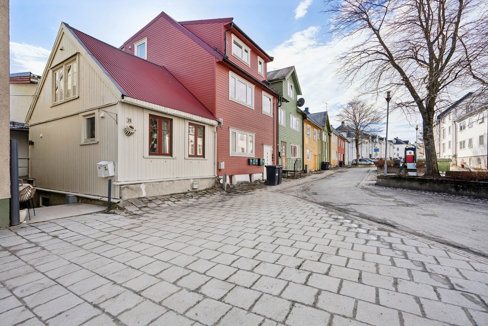 Boligen ligger i Prestenggata "midt i sentrum" med gangavstand til alle sentrums fasiliteter Galleribilde
