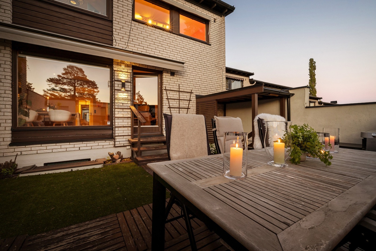 Kveldstemning terrasse. Galleribilde
