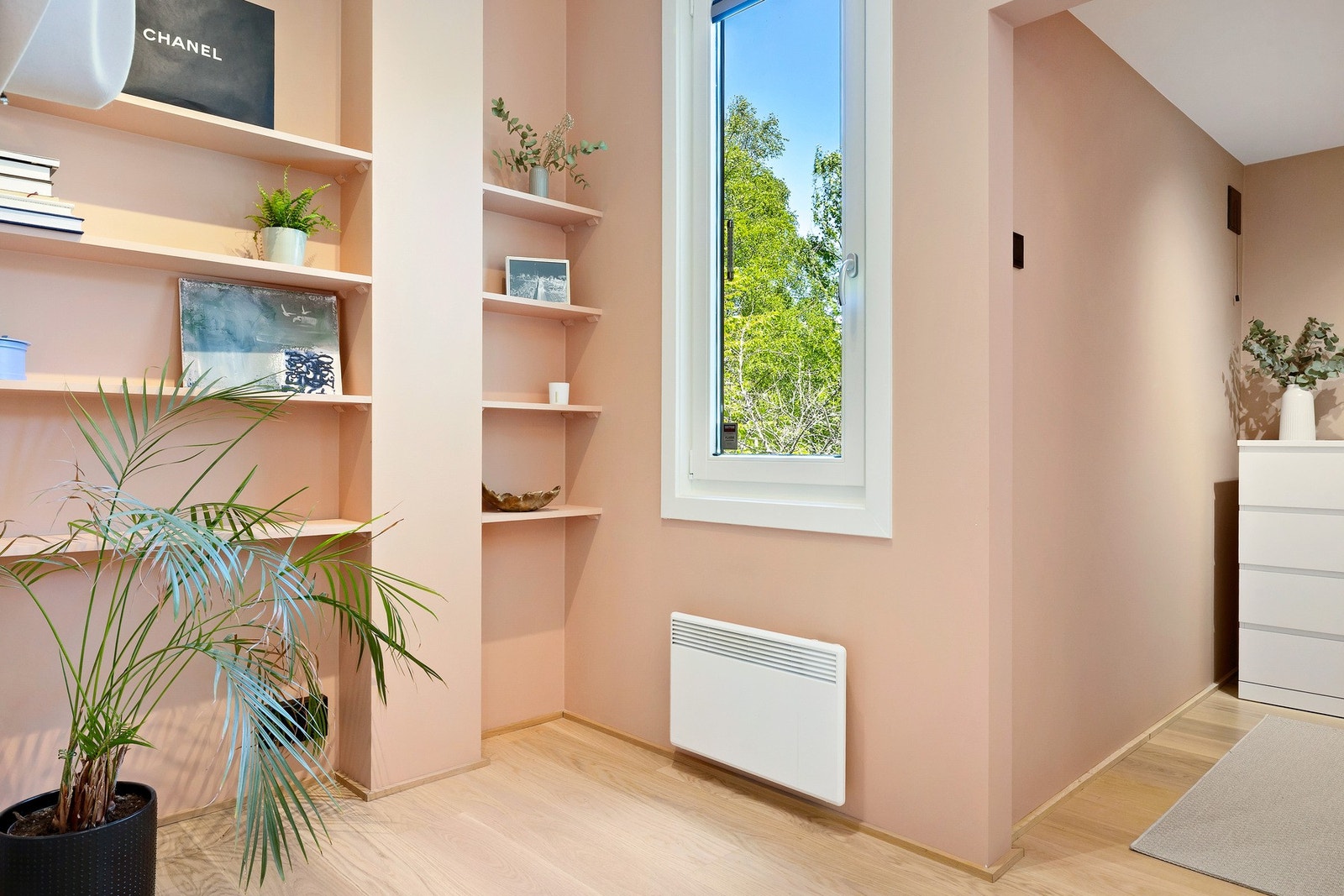 Fra walk-in-closet. Galleribilde