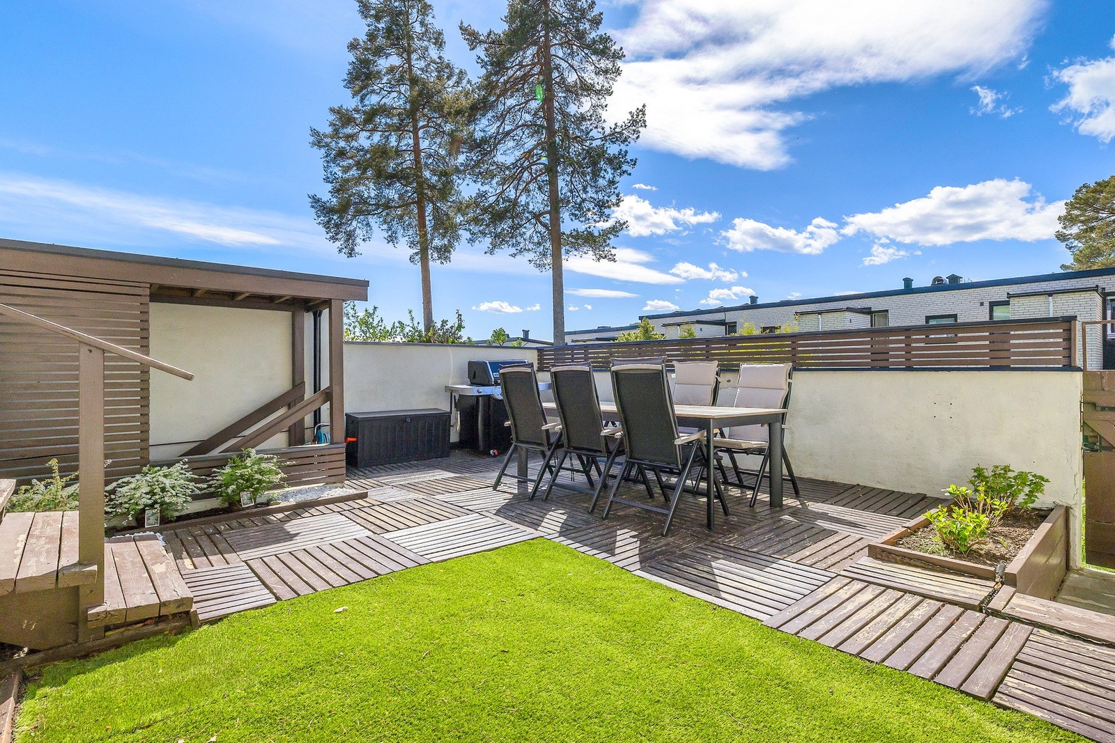 Stor skjermet terrasse på 21 m². Galleribilde