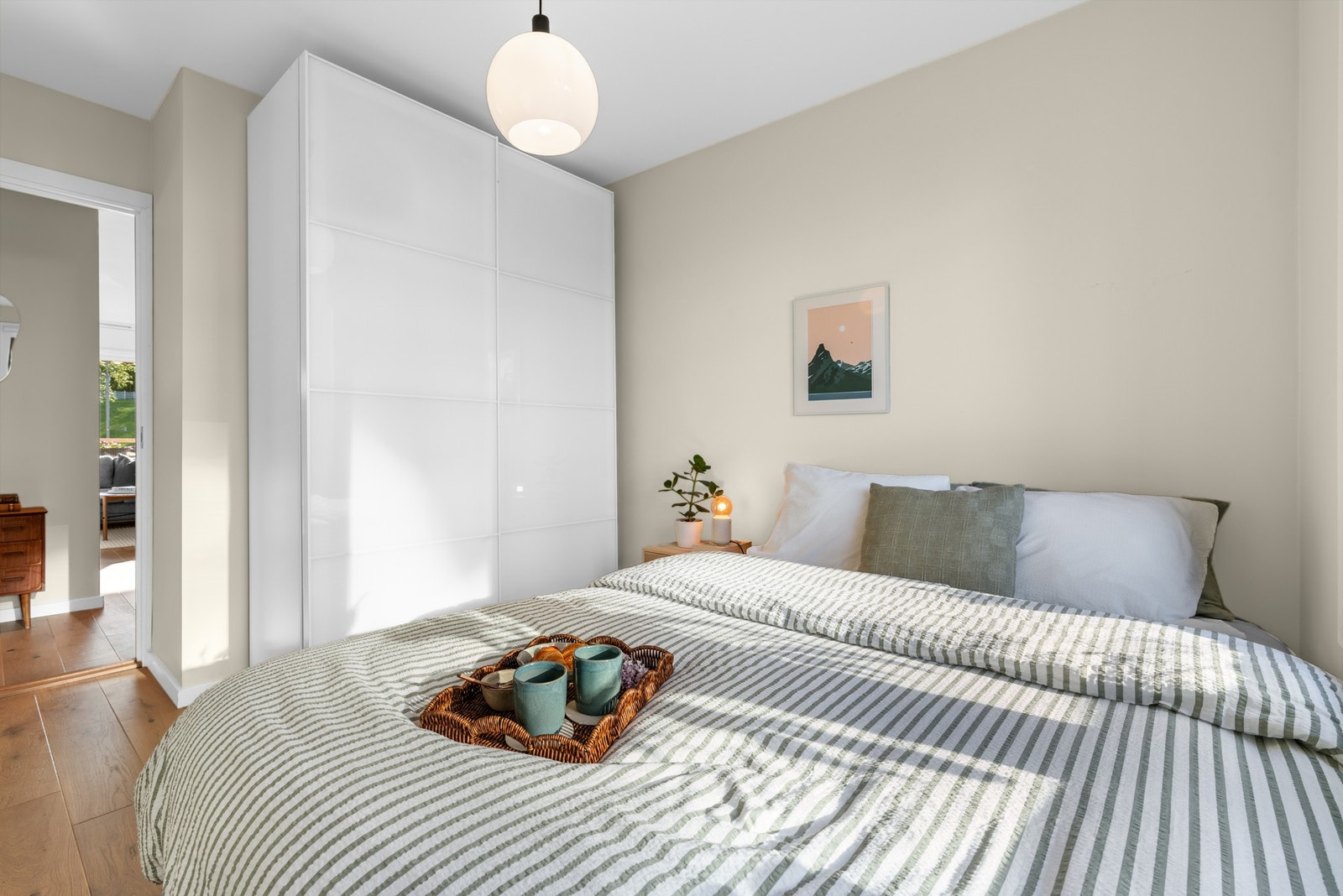 Leiligheten disponerer både loftsbod og kjellerbod, som gir svært gode lagringsmuligheter til sesongutstyr og øvrige eiendeler. Galleribilde
