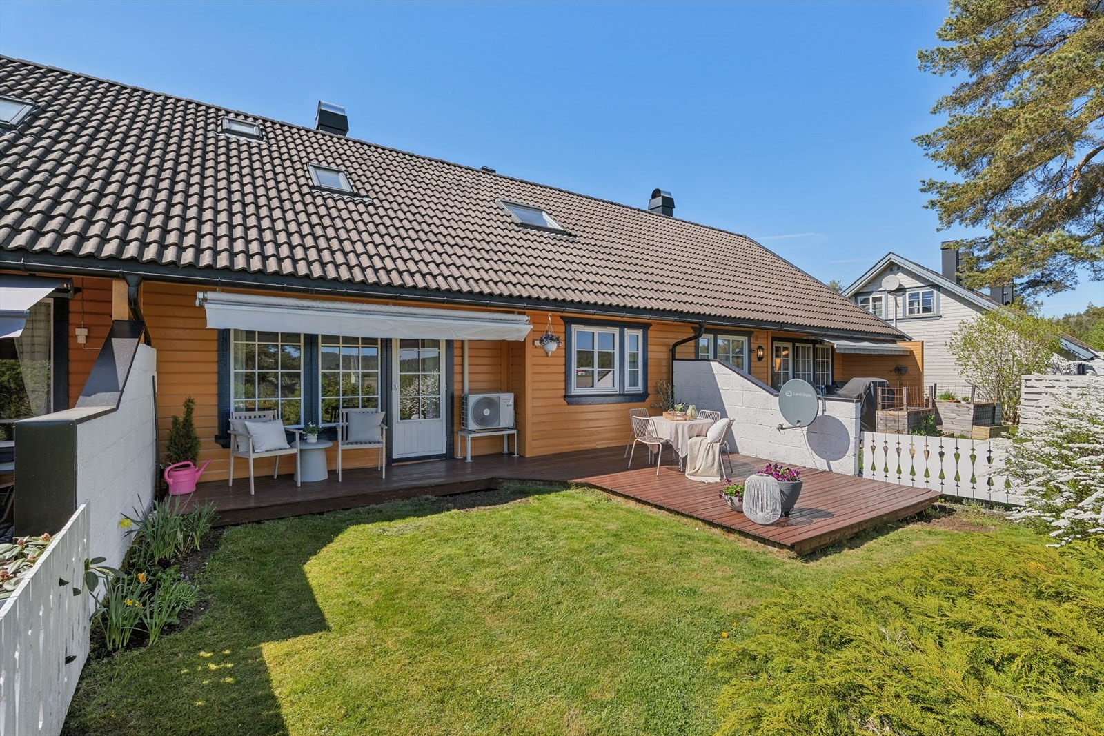Dette er et rekkehus beliggende i landlige og barnevennlige omgivelser på Linnestad! Galleribilde